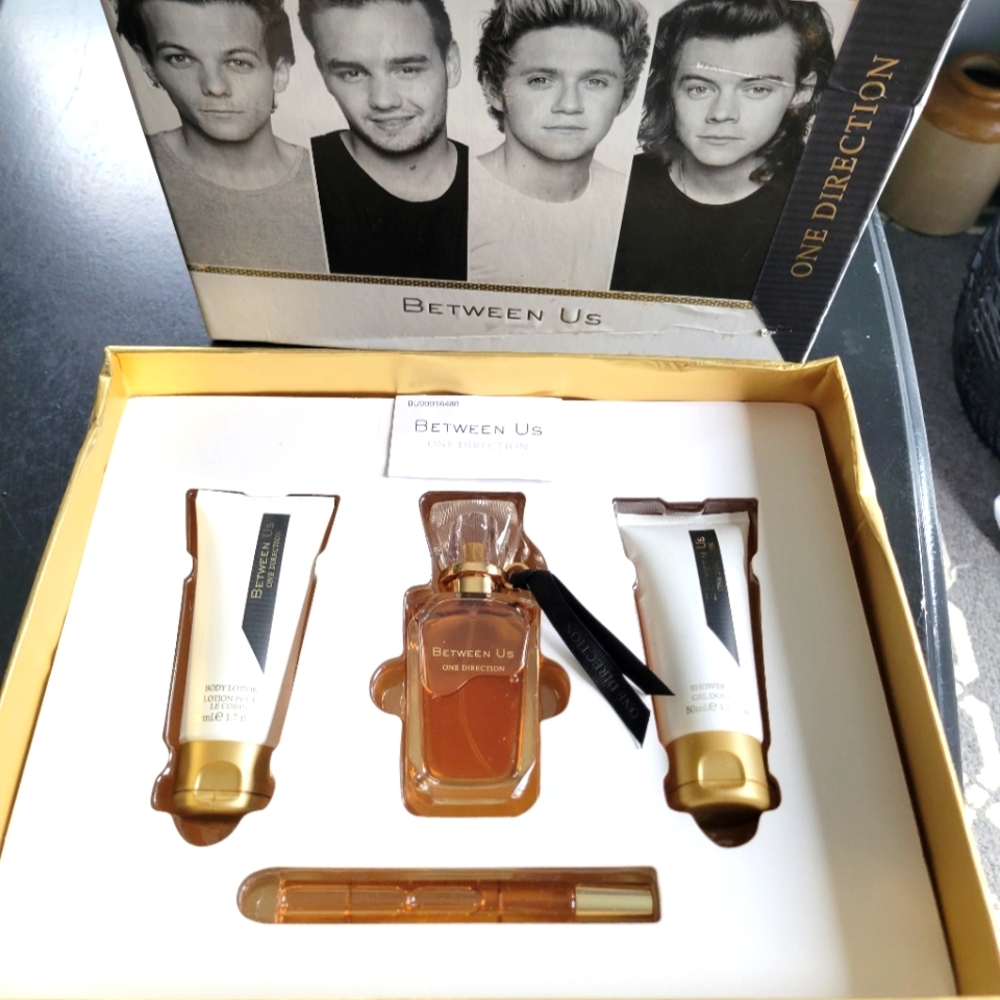 One Direction Between Us Perfume Set
